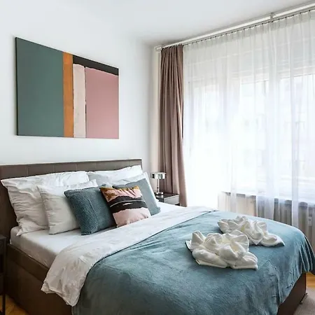 2br In Centre アパート プラハ