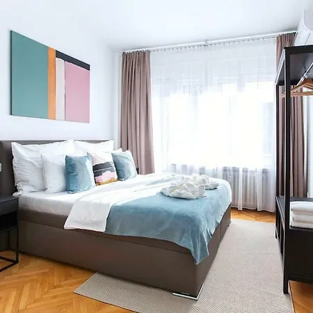 2br In Centre *